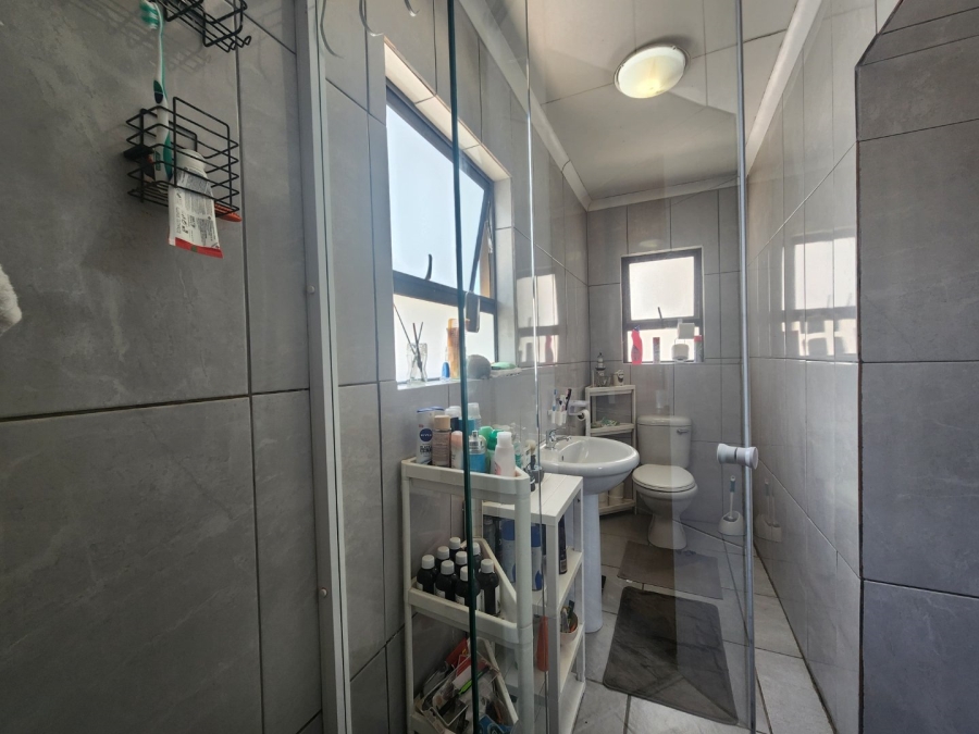 3 Bedroom Property for Sale in Pacaltsdorp Western Cape